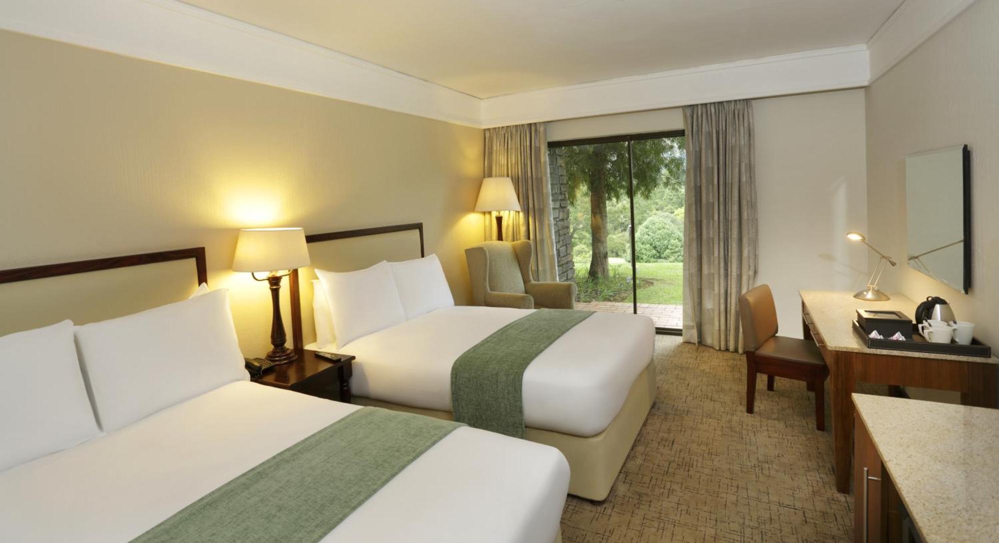 Drakensberg Sun Resort Cathkin Park Bagian luar foto