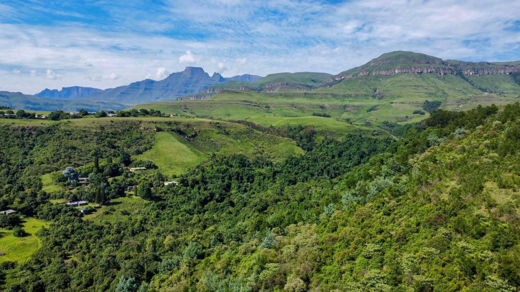 Drakensberg Sun Resort Cathkin Park Bagian luar foto