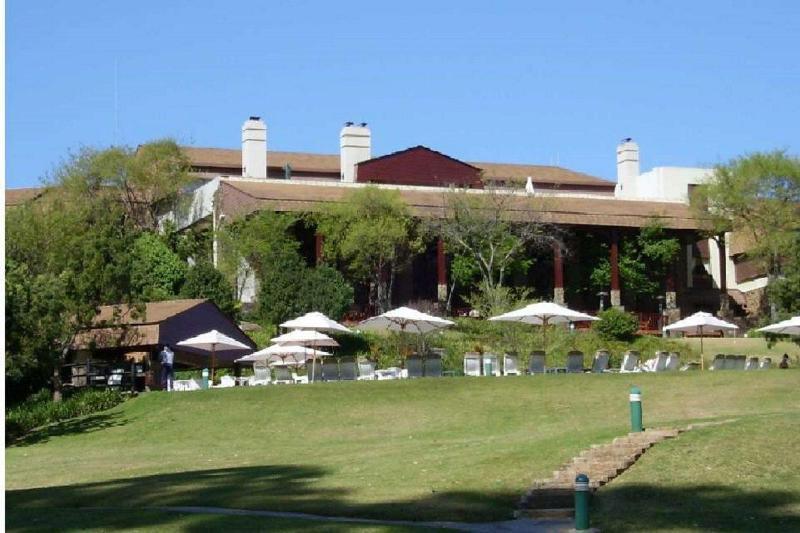 Drakensberg Sun Resort Cathkin Park Bagian luar foto